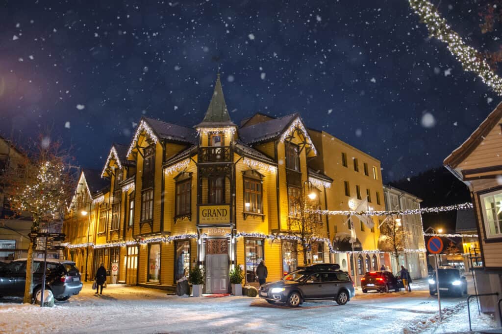 Grand Hotell Egersund fasade jul